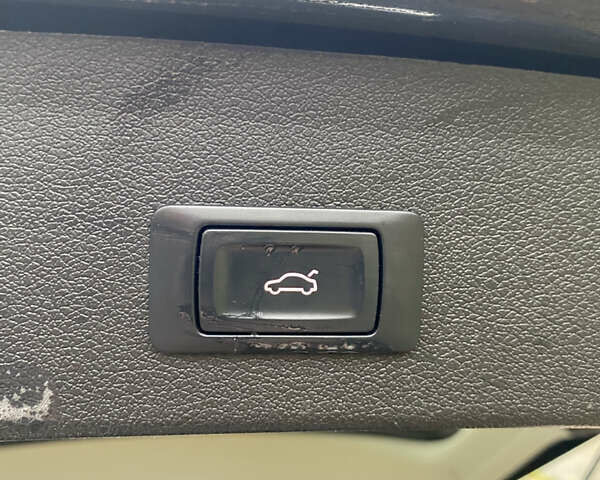 Синий Ауди Ку 5, объемом двигателя 2 л и пробегом 237 тыс. км за 15000 $, фото 23 на Automoto.ua