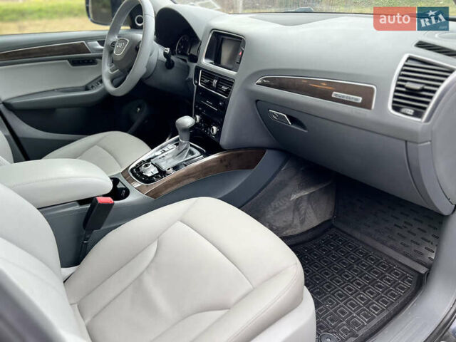 Синій Ауді Ку 5, об'ємом двигуна 2 л та пробігом 208 тис. км за 13700 $, фото 22 на Automoto.ua