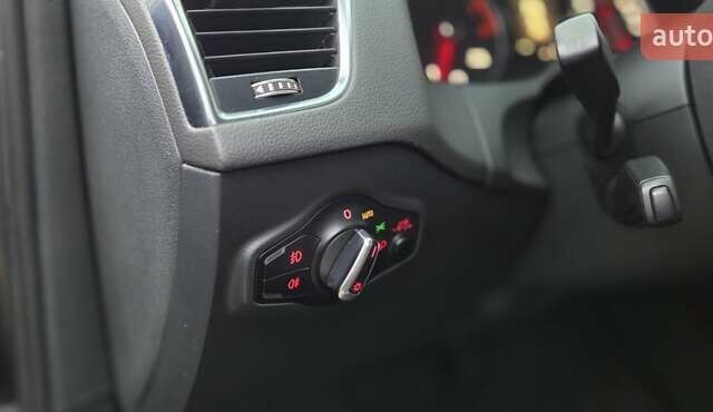 Синий Ауди Ку 5, объемом двигателя 1.98 л и пробегом 335 тыс. км за 15900 $, фото 31 на Automoto.ua