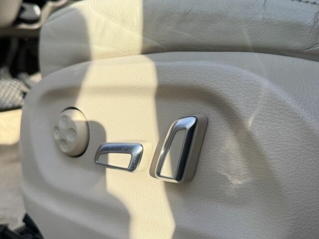 Синій Ауді Ку 5, об'ємом двигуна 2 л та пробігом 143 тис. км за 15600 $, фото 13 на Automoto.ua