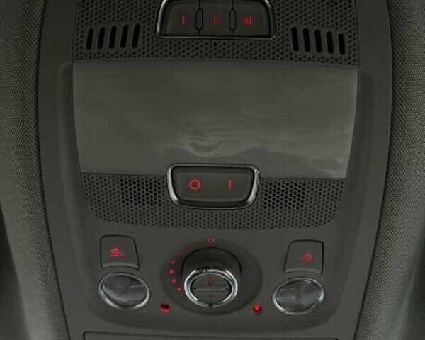 Синий Ауди Ку 5, объемом двигателя 1.98 л и пробегом 295 тыс. км за 13700 $, фото 28 на Automoto.ua