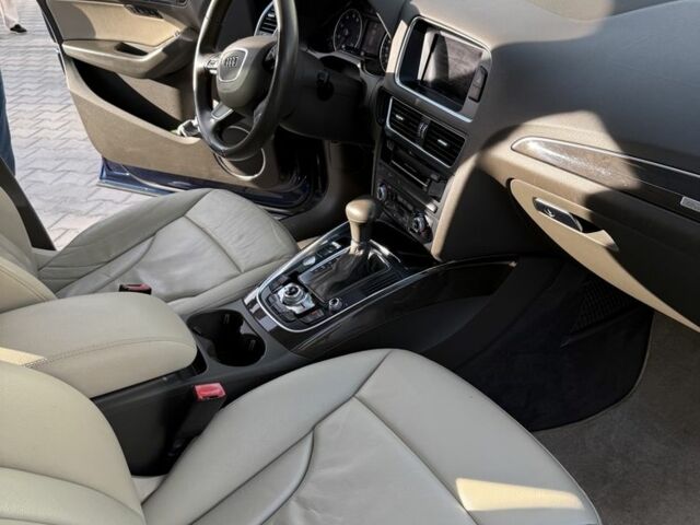 Синій Ауді Ку 5, об'ємом двигуна 2 л та пробігом 143 тис. км за 15600 $, фото 17 на Automoto.ua