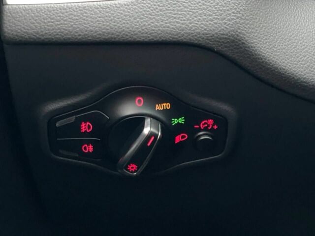 Синій Ауді Ку 5, об'ємом двигуна 2 л та пробігом 330 тис. км за 14999 $, фото 15 на Automoto.ua