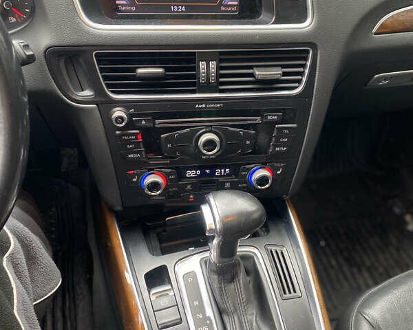 Синий Ауди Ку 5, объемом двигателя 2 л и пробегом 237 тыс. км за 15000 $, фото 15 на Automoto.ua