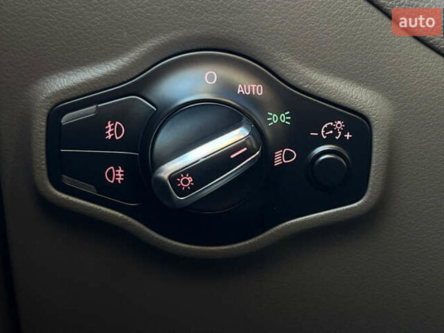 Синий Ауди Ку 5, объемом двигателя 3 л и пробегом 291 тыс. км за 16300 $, фото 16 на Automoto.ua