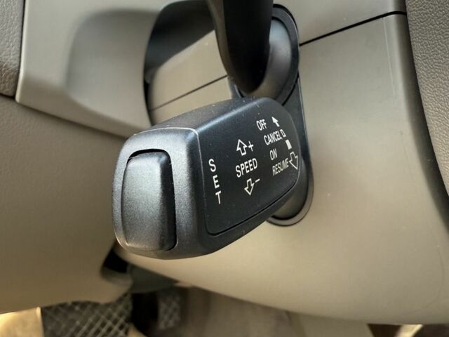 Синій Ауді Ку 5, об'ємом двигуна 2 л та пробігом 143 тис. км за 15600 $, фото 8 на Automoto.ua