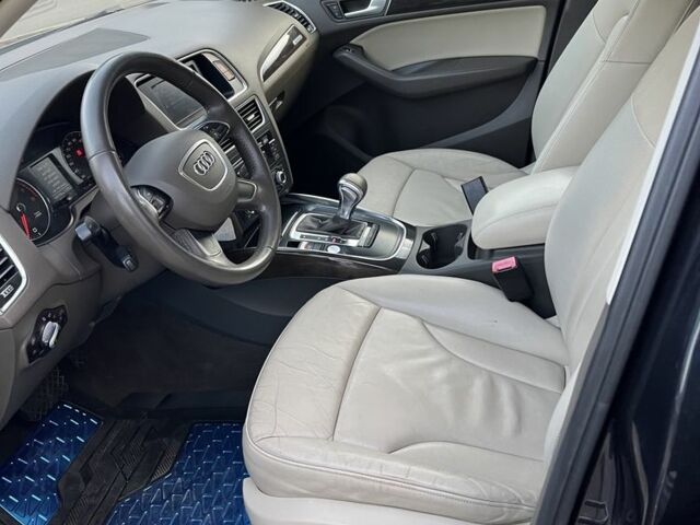 Синий Ауди Ку 5, объемом двигателя 0 л и пробегом 249 тыс. км за 12000 $, фото 4 на Automoto.ua