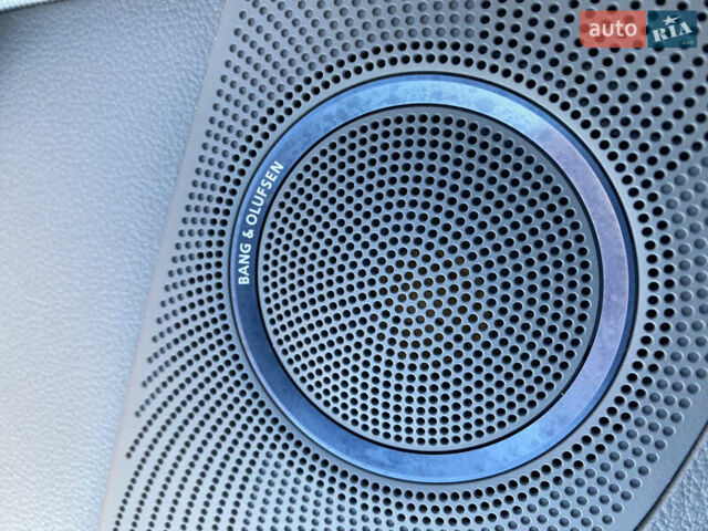 Синій Ауді Ку 5, об'ємом двигуна 2 л та пробігом 170 тис. км за 12900 $, фото 41 на Automoto.ua