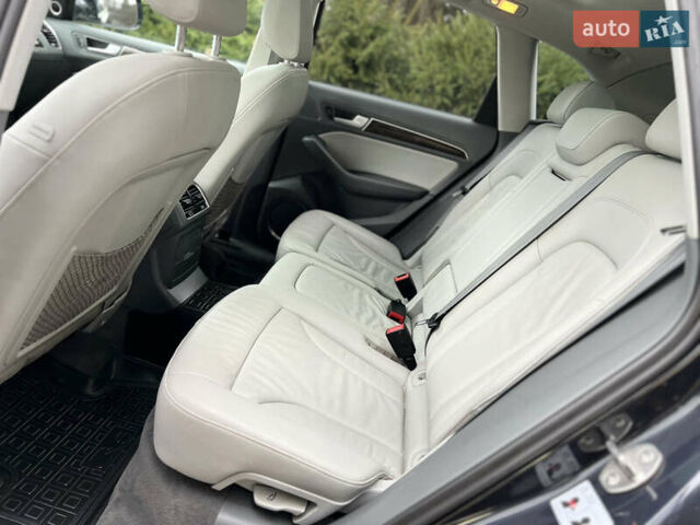 Синій Ауді Ку 5, об'ємом двигуна 2 л та пробігом 208 тис. км за 13700 $, фото 16 на Automoto.ua