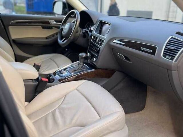 Синій Ауді Ку 5, об'ємом двигуна 3 л та пробігом 137 тис. км за 13000 $, фото 13 на Automoto.ua