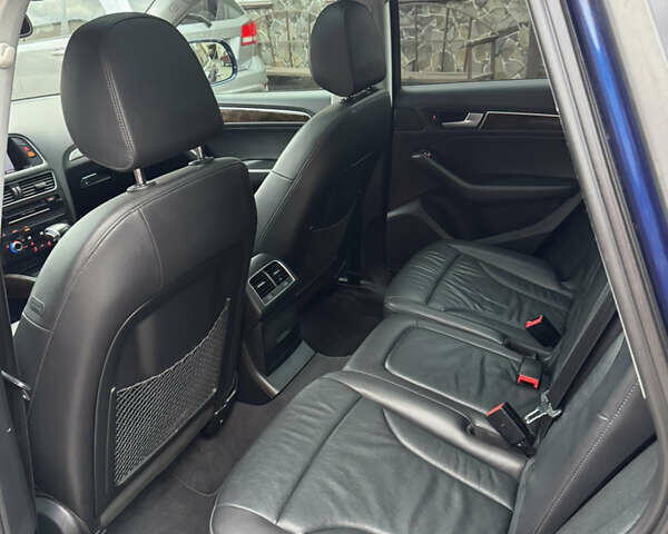 Синий Ауди Ку 5, объемом двигателя 2 л и пробегом 235 тыс. км за 11900 $, фото 62 на Automoto.ua