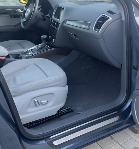 Синій Ауді Ку 5, об'ємом двигуна 2 л та пробігом 215 тис. км за 14500 $, фото 23 на Automoto.ua