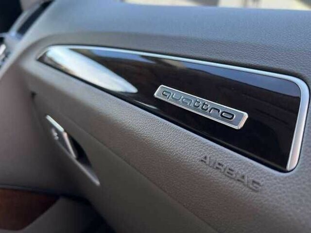 Синій Ауді Ку 5, об'ємом двигуна 3 л та пробігом 137 тис. км за 13000 $, фото 12 на Automoto.ua