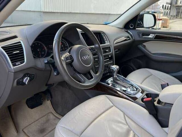 Синій Ауді Ку 5, об'ємом двигуна 3 л та пробігом 137 тис. км за 13000 $, фото 6 на Automoto.ua