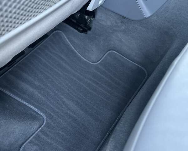 Синій Ауді Ку 5, об'ємом двигуна 2 л та пробігом 215 тис. км за 14500 $, фото 26 на Automoto.ua