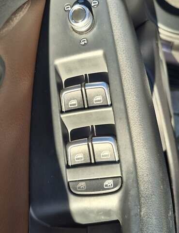 Синій Ауді Ку 5, об'ємом двигуна 1.98 л та пробігом 100 тис. км за 20000 $, фото 33 на Automoto.ua