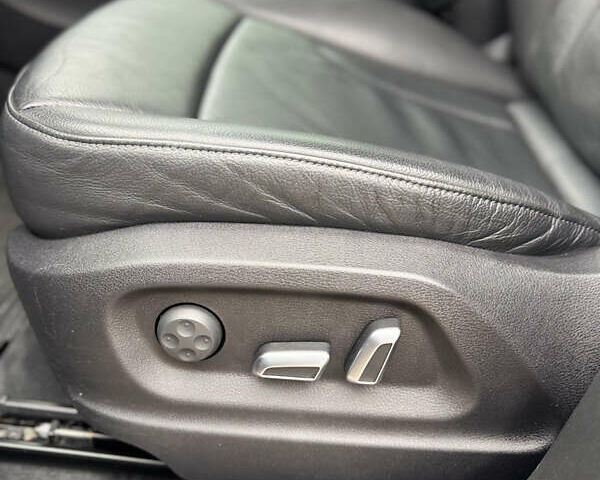 Синій Ауді Ку 5, об'ємом двигуна 2 л та пробігом 204 тис. км за 15990 $, фото 41 на Automoto.ua