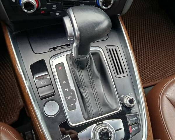 Синий Ауди Ку 5, объемом двигателя 2 л и пробегом 176 тыс. км за 18800 $, фото 4 на Automoto.ua