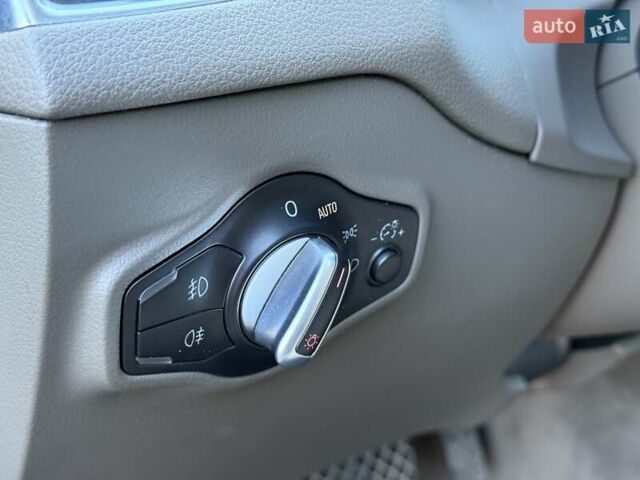 Синій Ауді Ку 5, об'ємом двигуна 2 л та пробігом 158 тис. км за 16500 $, фото 61 на Automoto.ua