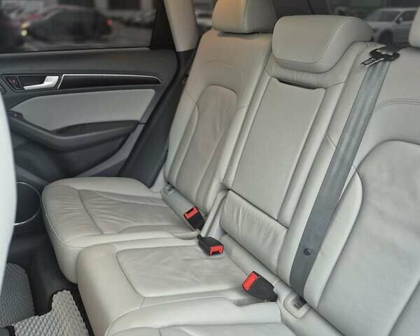 Синий Ауди Ку 5, объемом двигателя 1.98 л и пробегом 135 тыс. км за 18500 $, фото 15 на Automoto.ua