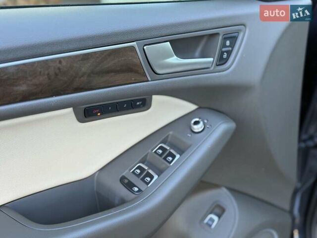 Синій Ауді Ку 5, об'ємом двигуна 2 л та пробігом 158 тис. км за 16500 $, фото 59 на Automoto.ua