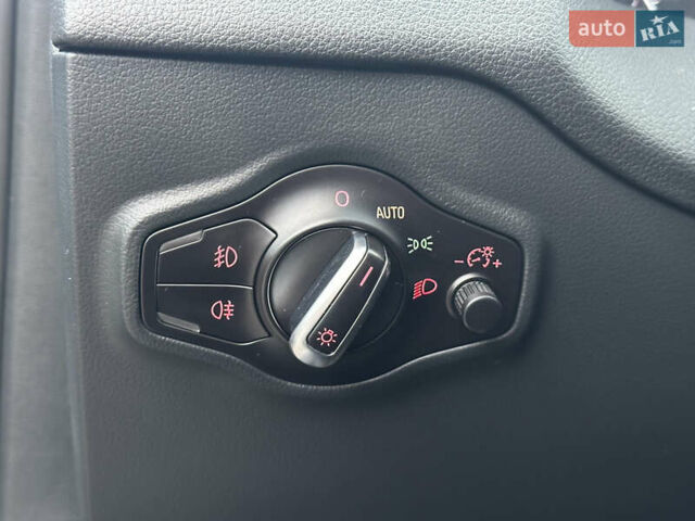 Синий Ауди Ку 5, объемом двигателя 1.98 л и пробегом 157 тыс. км за 18999 $, фото 32 на Automoto.ua