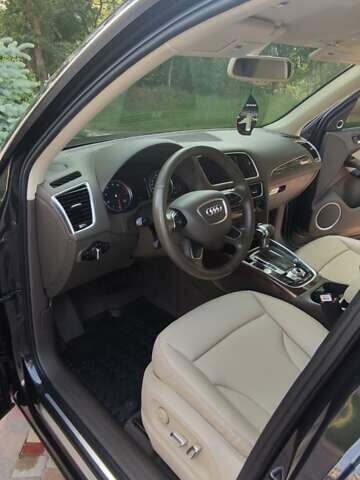 Синій Ауді Ку 5, об'ємом двигуна 2 л та пробігом 222 тис. км за 15700 $, фото 27 на Automoto.ua