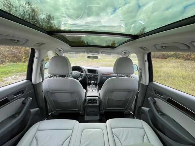 Синій Ауді Ку 5, об'ємом двигуна 2 л та пробігом 151 тис. км за 13500 $, фото 17 на Automoto.ua