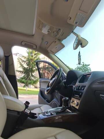 Синій Ауді Ку 5, об'ємом двигуна 2 л та пробігом 222 тис. км за 15700 $, фото 22 на Automoto.ua