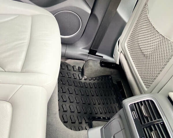 Ауди Ку 5 2016 в Самборе на Automoto.ua Синий Ауди Ку 5, объемом двигателя 1.98 л и пробегом 117 тыс. км за 19000 $, фото 16 на Automoto.ua