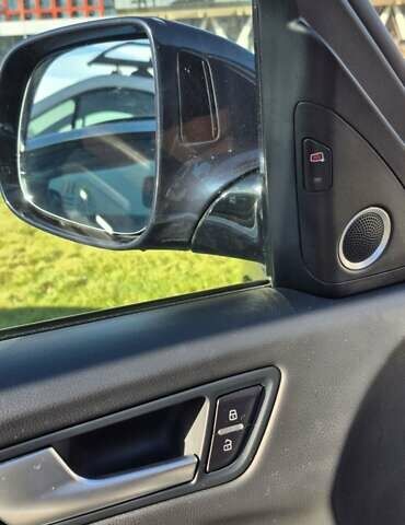 Синій Ауді Ку 5, об'ємом двигуна 1.98 л та пробігом 100 тис. км за 20000 $, фото 32 на Automoto.ua