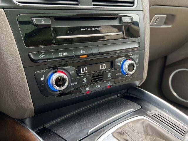 Синій Ауді Ку 5, об'ємом двигуна 2 л та пробігом 172 тис. км за 19000 $, фото 16 на Automoto.ua