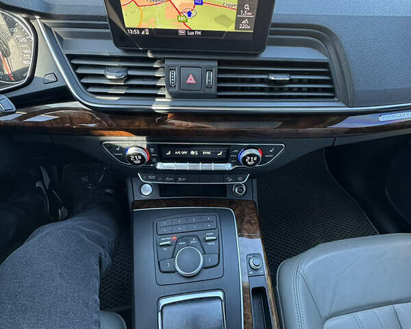 Синій Ауді Ку 5, об'ємом двигуна 1.98 л та пробігом 117 тис. км за 27000 $, фото 9 на Automoto.ua