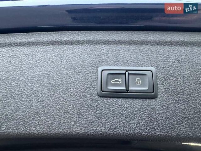 Синий Ауди Ку 5, объемом двигателя 2 л и пробегом 90 тыс. км за 27300 $, фото 18 на Automoto.ua