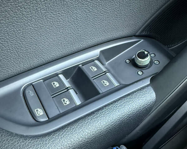 Ауди Ку 5 2017 в Кривом Роге на Automoto.ua Синий Ауди Ку 5, объемом двигателя 1.98 л и пробегом 130 тыс. км за 29800 $, фото 36 на Automoto.ua