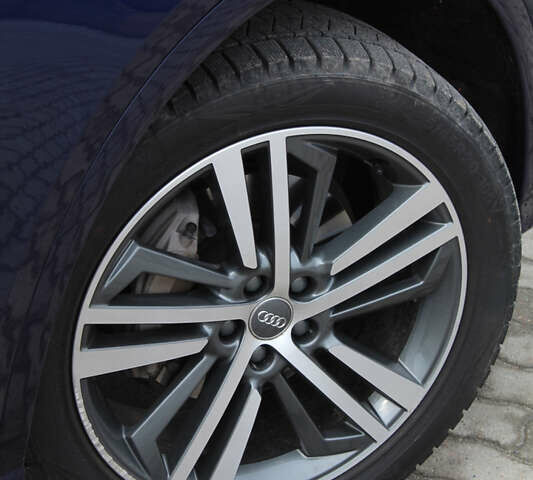 Синий Ауди Ку 5, объемом двигателя 1.97 л и пробегом 180 тыс. км за 28700 $, фото 5 на Automoto.ua