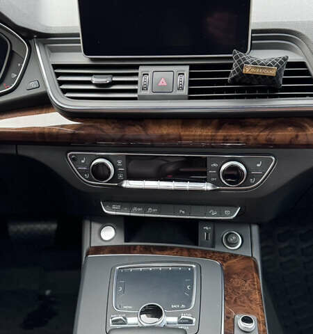 Синій Ауді Ку 5, об'ємом двигуна 1.98 л та пробігом 100 тис. км за 28000 $, фото 16 на Automoto.ua