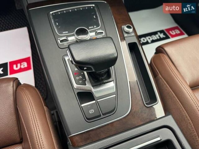 Синій Ауді Ку 5, об'ємом двигуна 2 л та пробігом 115 тис. км за 29790 $, фото 33 на Automoto.ua