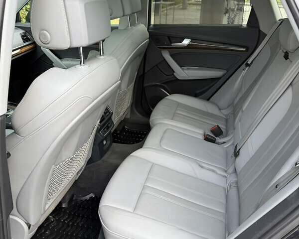 Синий Ауди Ку 5, объемом двигателя 2 л и пробегом 126 тыс. км за 25500 $, фото 26 на Automoto.ua