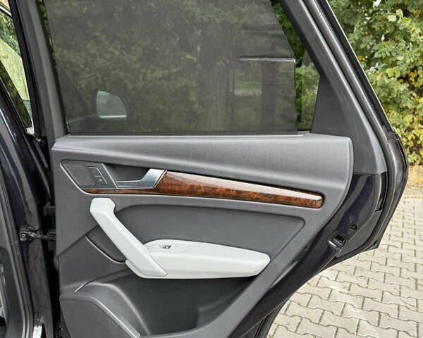 Синий Ауди Ку 5, объемом двигателя 2 л и пробегом 126 тыс. км за 25500 $, фото 31 на Automoto.ua