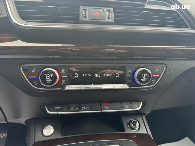 Синий Ауди Ку 5, объемом двигателя 2 л и пробегом 115 тыс. км за 29790 $, фото 31 на Automoto.ua