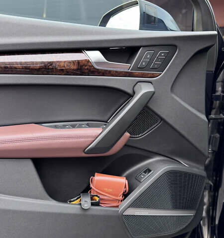 Синій Ауді Ку 5, об'ємом двигуна 1.98 л та пробігом 100 тис. км за 28000 $, фото 12 на Automoto.ua