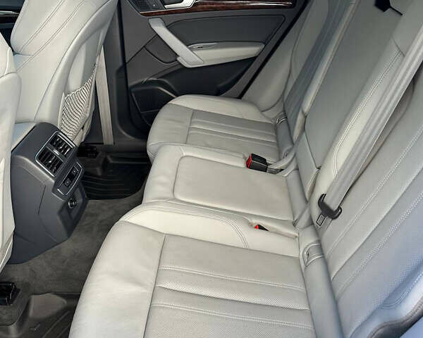 Ауді Ку 5 2017 у Чернівцях на Automoto.ua Синій Ауді Ку 5, об'ємом двигуна 1.98 л та пробігом 209 тис. км за 23800 $, фото 19 на Automoto.ua