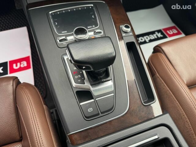 Синий Ауди Ку 5, объемом двигателя 2 л и пробегом 115 тыс. км за 29790 $, фото 33 на Automoto.ua