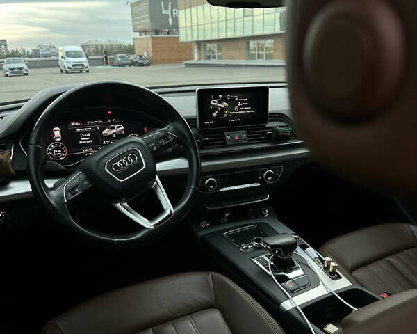 Ауді Ку 5 2017 у Києві на Automoto.ua Синій Ауді Ку 5, об'ємом двигуна 1.98 л та пробігом 123 тис. км за 30000 $, фото 12 на Automoto.ua