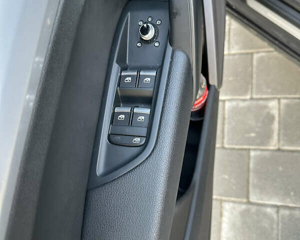 Синій Ауді Ку 5, об'ємом двигуна 1.98 л та пробігом 101 тис. км за 20500 $, фото 18 на Automoto.ua