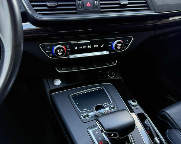 Ауди Ку 5 2017 в Кривом Роге на Automoto.ua Синий Ауди Ку 5, объемом двигателя 1.98 л и пробегом 130 тыс. км за 29800 $, фото 39 на Automoto.ua