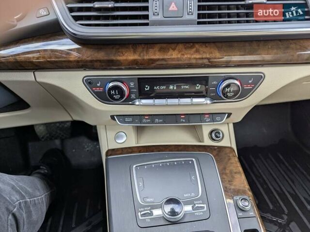 Синий Ауди Ку 5, объемом двигателя 1.98 л и пробегом 192 тыс. км за 21500 $, фото 57 на Automoto.ua