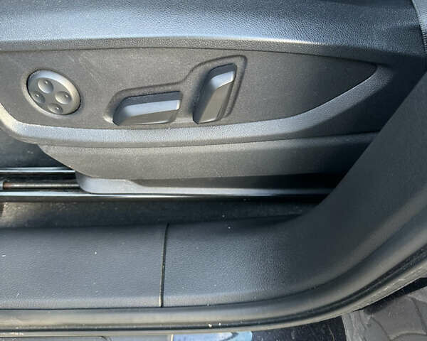 Синій Ауді Ку 5, об'ємом двигуна 1.98 л та пробігом 101 тис. км за 20500 $, фото 15 на Automoto.ua