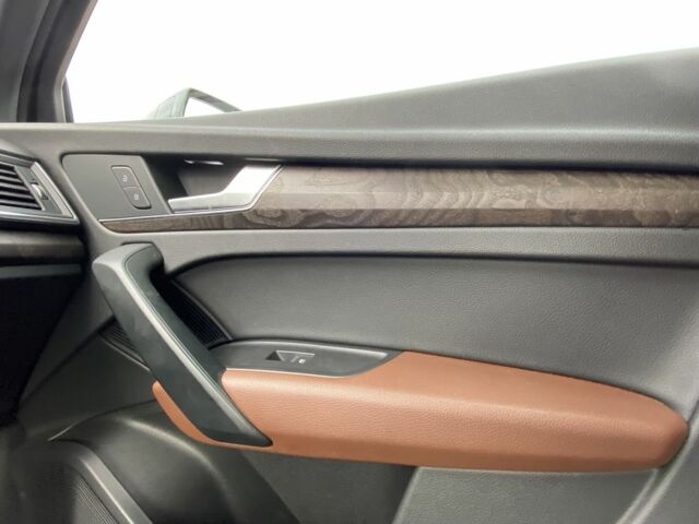 Синий Ауди Ку 5, объемом двигателя 2 л и пробегом 180 тыс. км за 23000 $, фото 9 на Automoto.ua